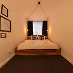 Citadel Hill Central 3 Room Apartment